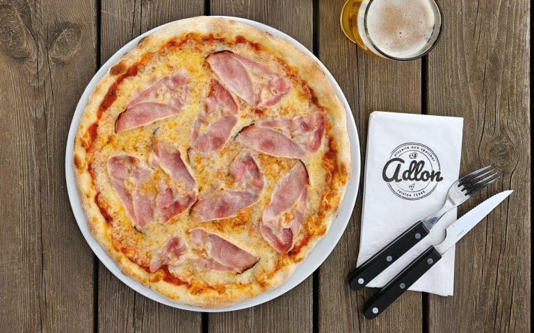 Pizza Vesuvio